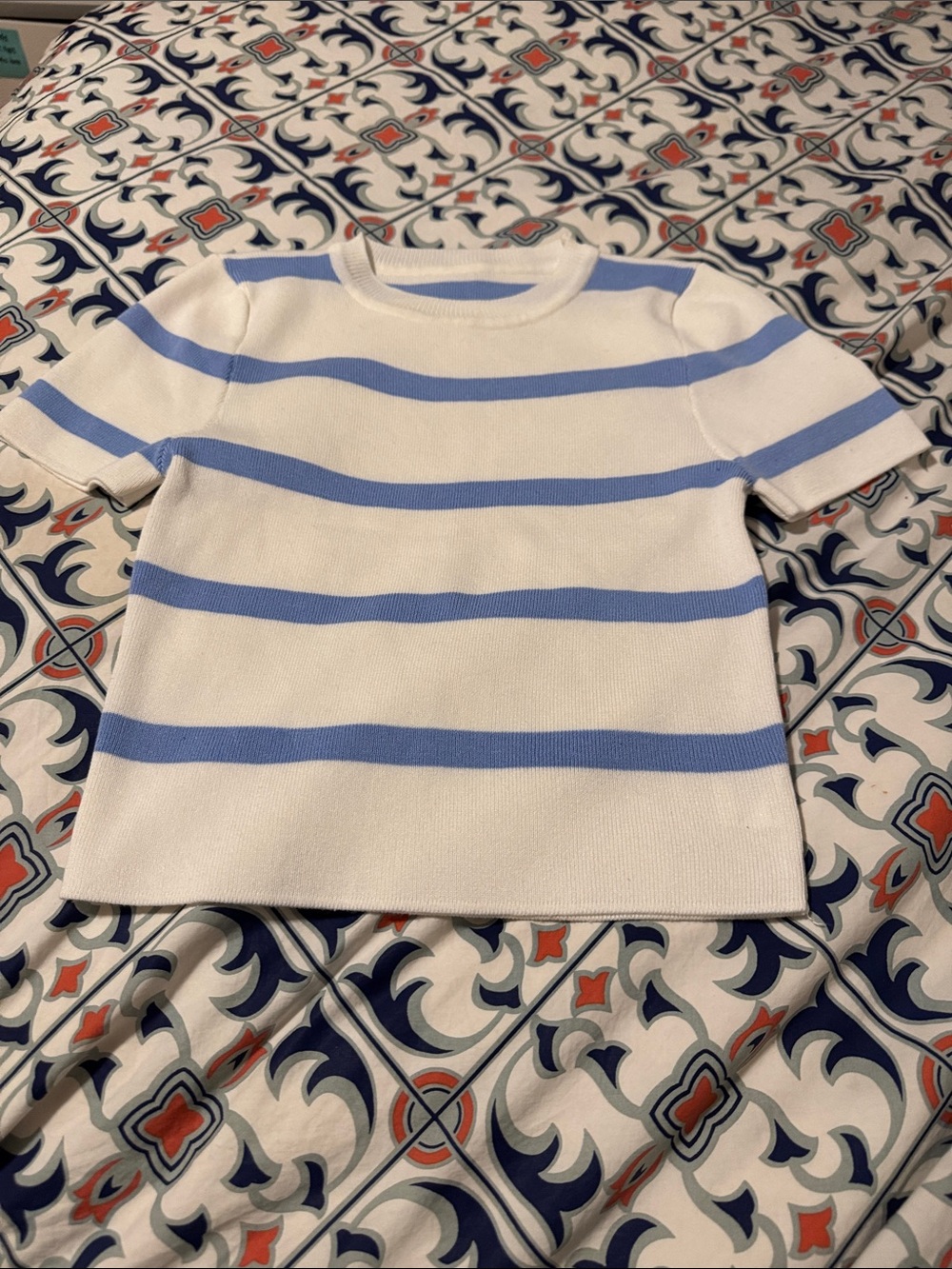 Women medium Short-Sleeve Knit Top - White with Light Blue Stripes